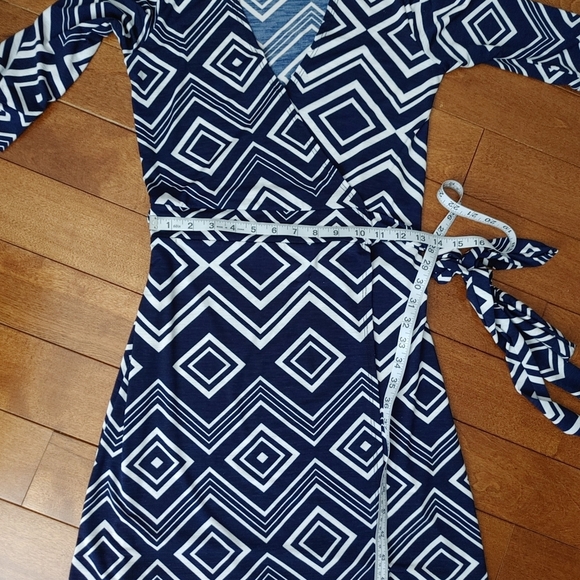 Kori Geometric Print Wrap Dress Size Small Made In USA - Picture 6 of 7